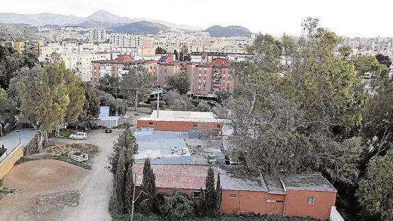 El Ayuntamiento vuelve a dejar en el aire el traslado de las caballerizas de Teatinos