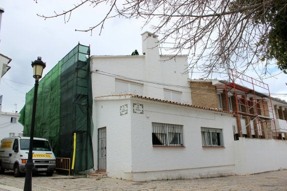 El centro Entre Todos de Estepona repara los desperfectos sufridos tras el temporal