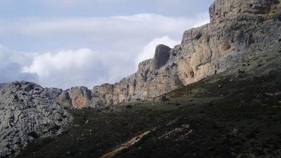 ¿Te apuntas a estas cuatro rutas senderistas de primavera?