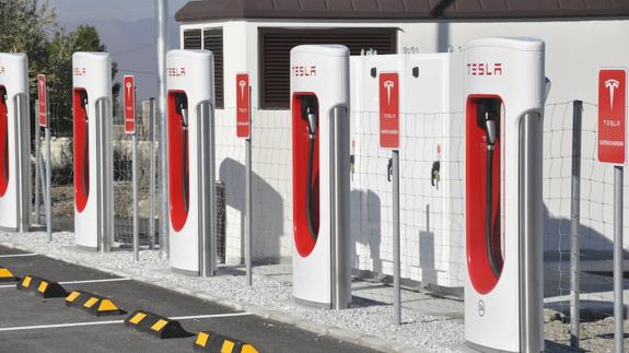 Tesla busca sitio para instalar una estación de recarga para coches eléctricos en Málaga