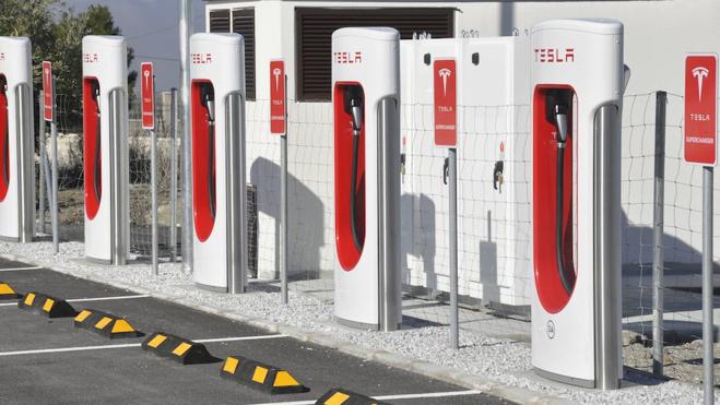 Tesla busca sitio para instalar una estación de recarga para coches eléctricos en Málaga