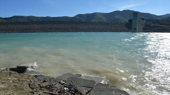 La Junta anuncia las primeras restricciones de agua al sector subtropical en la Axarquía por la sequía