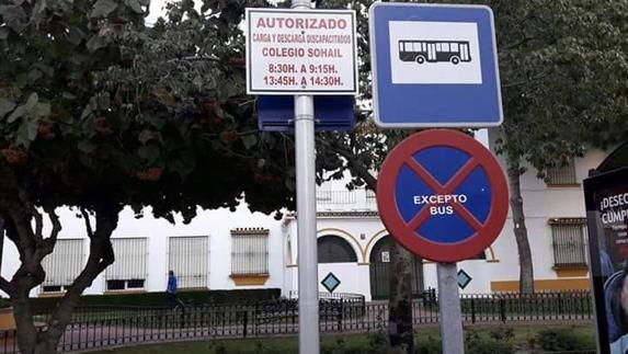 Retiran de un colegio de Fuengirola el polémico cartel de ‘carga y descarga discapacitados’