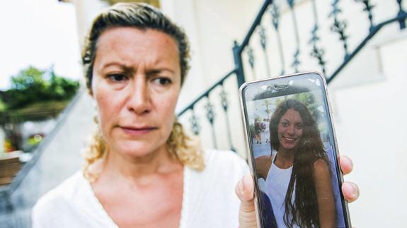 Detenida la hermana pequeña de Diana Quer por amenazar a su madre