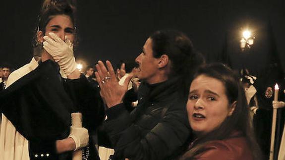 «Coged al niñato», así fue la detención de uno de los implicados en las estampidas de la 'madrugá' de Sevilla