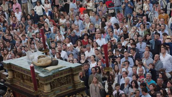 El calor marca el Viernes Santo de Málaga 2017