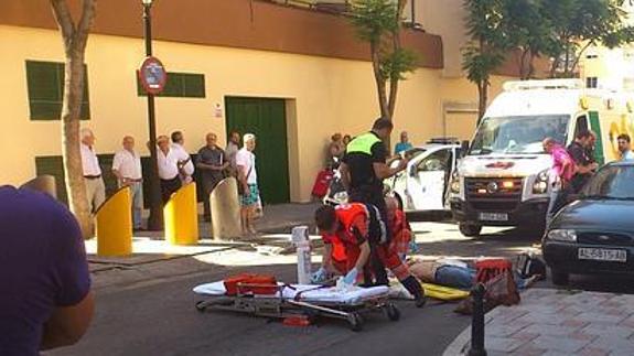 Condenados tres jóvenes por la muerte de comerciante chino que les persiguió agarrado a la puerta del coche tras robarle