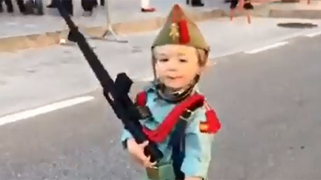 Yoel, el niño legionario de Vélez-Málaga que causa furor en las redes sociales