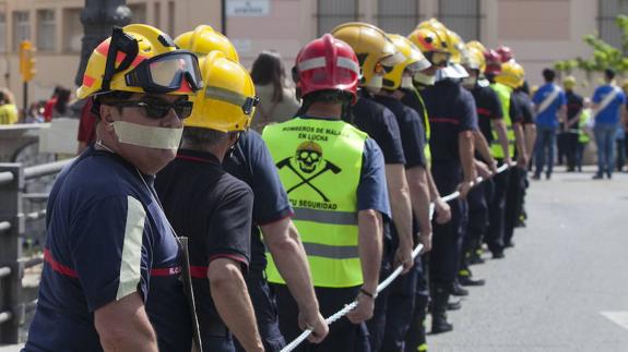 El Ayuntamiento resta importancia a la manifestación en apoyo a los bomberos en Málaga