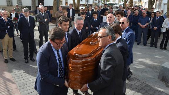 Juventudes Socialistas denuncia ante Fiscalía el 'Cara al sol' en el funeral de Utrera Molina
