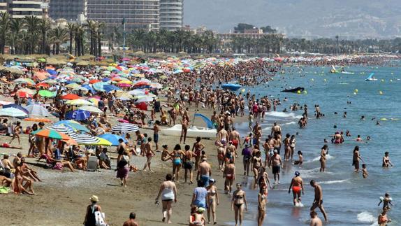 Convocan 22 plazas para trabajar de auxiliar de playas en Torremolinos