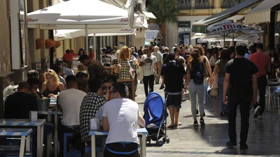 Málaga para la Gente, Málaga Ahora y Espinosa coinciden en poner límites a la oferta turística