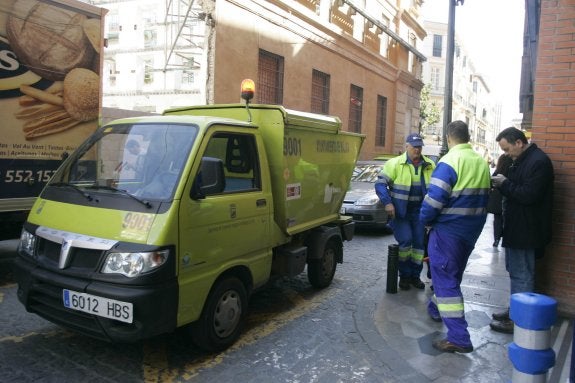 Las opciones de una Limasa pública se alejan por las trabas del Gobierno a municipalizar servicios