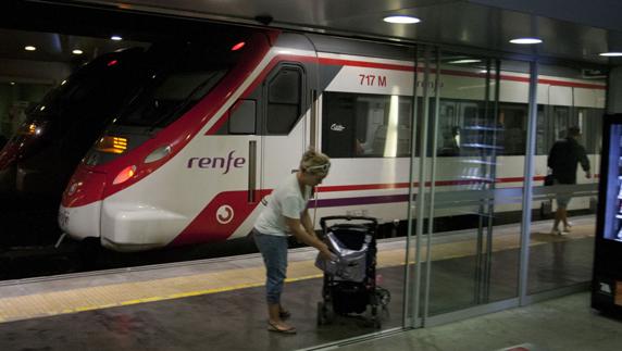 Renfe suspende hoy cuatro salidas del Cercanías de Fuengirola por falta de maquinistas