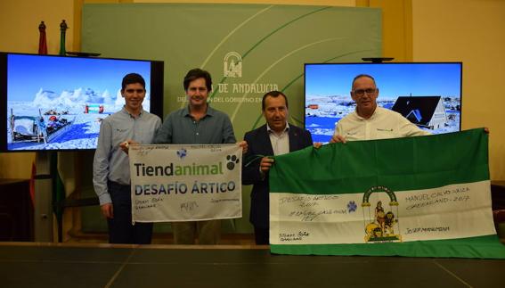 La Junta destaca el "carácter aventurero e investigador" de los dos malagueños de la expedición 'Desafío Ártico'
