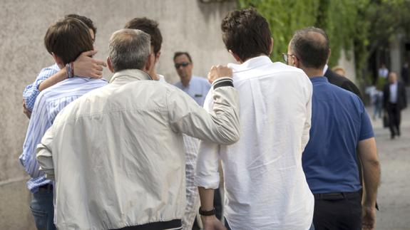 «Me tengo que ir, me llaman de arriba», la emotiva despedida a los jóvenes fallecidos en un ascensor