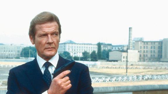 Muere Roger Moore, el actor de James Bond y 'El Santo'