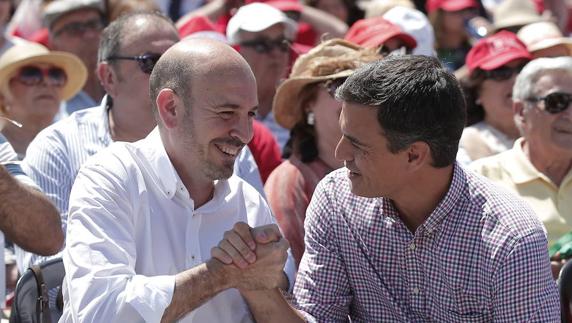 El acuerdo se impone en las agrupaciones del PSOE de Málaga