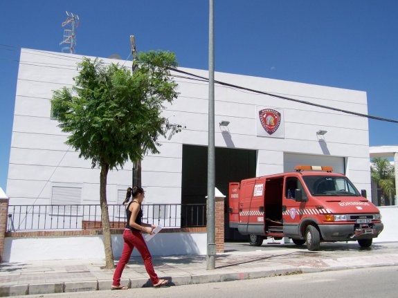 El retén de bomberos de Periana lleva una semana cerrado por falta de camiones