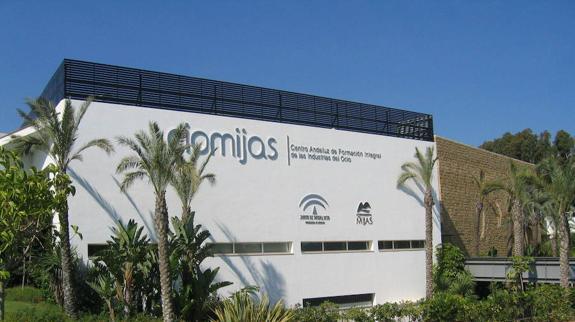 Los empleados del CIOMijas se podrán incorporar como trabajadores públicos