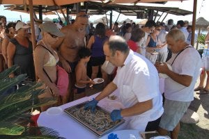Rincón presume del exquisito sabor de sus boquerones fritos