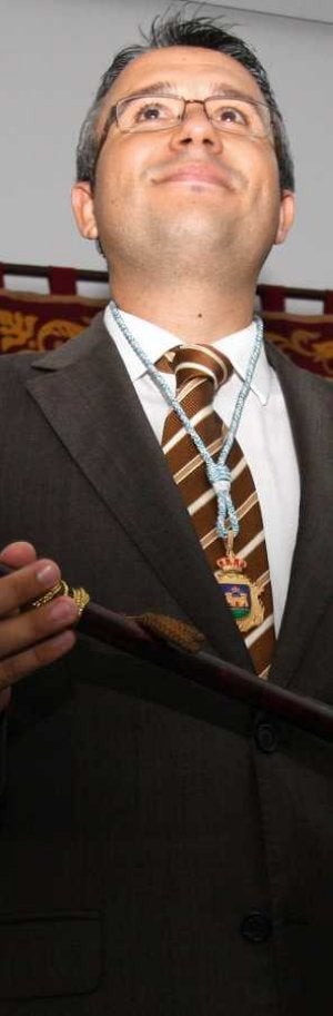 La Junta hace efectivos los 2,5 millones y la plantilla municipal comenzará a cobrar hoy