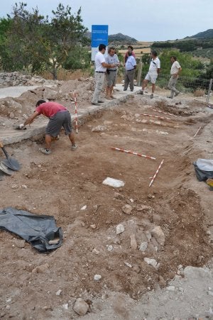 Exhuman por primera vez restos de los dos bandos de la Guerra Civil en Alfarnatejo