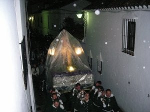 El Señor atado a la Columna desafía al mal tiempo