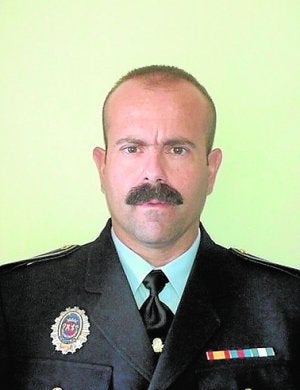 La oposición de Torrox fuerza la destitución del jefe de policía en el pleno
