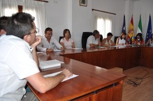 La exalcaldesa de Canillas de Aceituno intenta tumbar la moción de censura en los tribunales